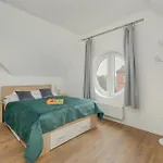 Unique In By Rent Like דירה *